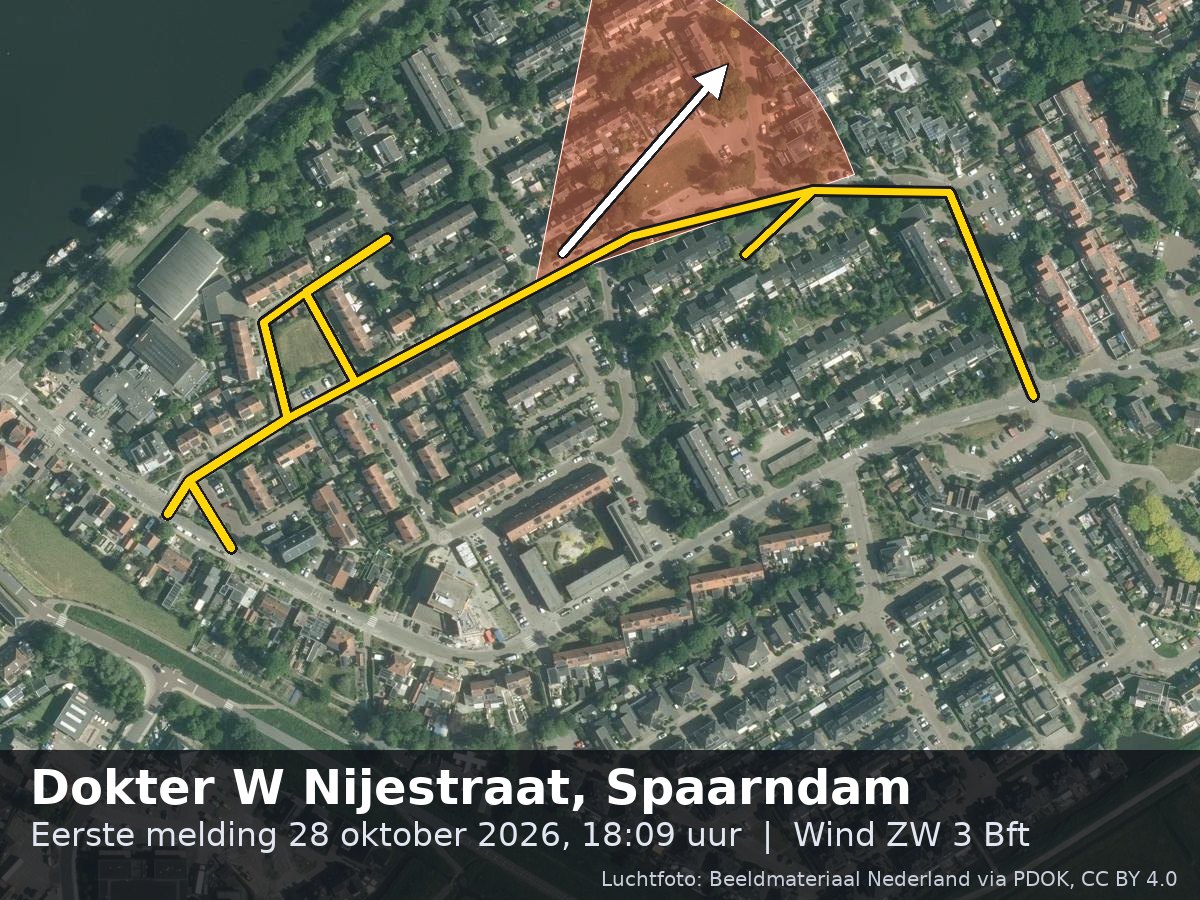 Luchtfoto van de omgeving van de Dokter W Nijestraat in Spaarndam met windrichting