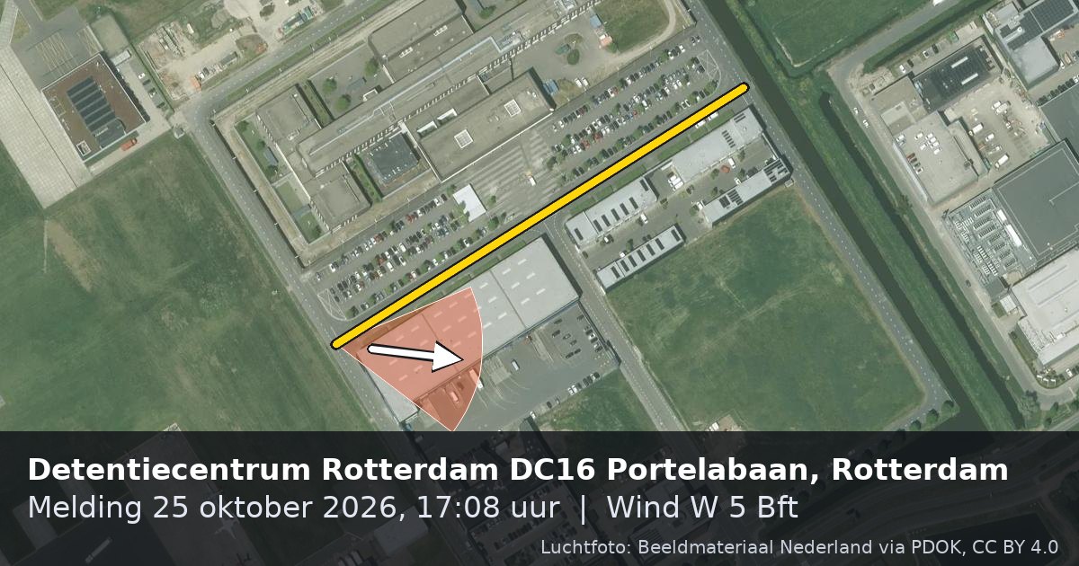 Luchtfoto van de Detentiecentrum Rotterdam DC16 Portelabaan in Rotterdam, met de straat gemarkeerd en een pijl in de windrichting